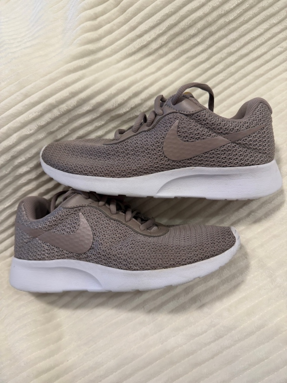 Nike Tanjun Amethyst Ash/white sneaker